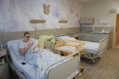Zázemí pro celou rodinu nabízí ve Vítkovické nemocnici nový rodinný pokoj na šestinedělí