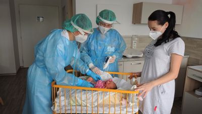 Péče o covid pozitivní maminky je v porodnici Nemocnice AGEL Ostrava-Vítkovice stejně kvalitní jako o ostatní ženy